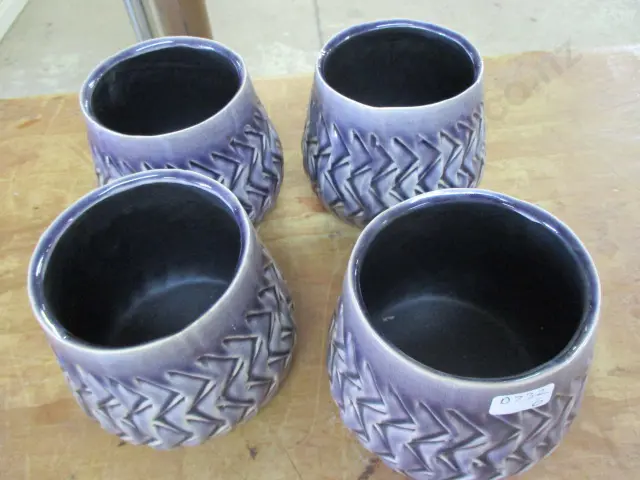 4 Plant Pots Image 1++