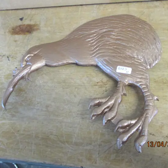 Cast Kiwi