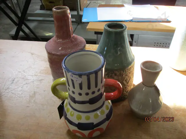 4 x Vases Image 1++