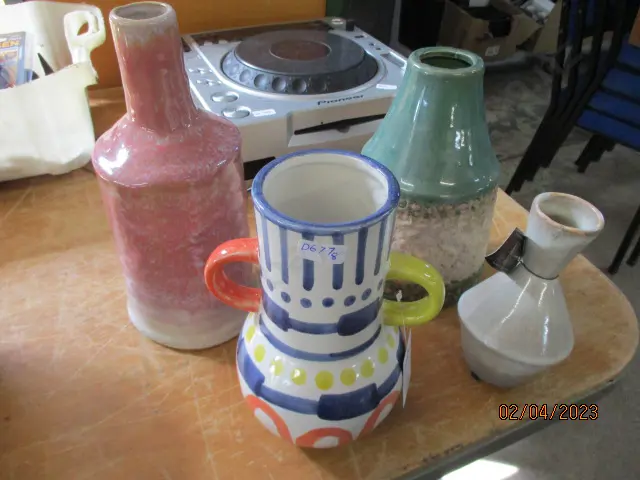 4 x Vases Image 1++