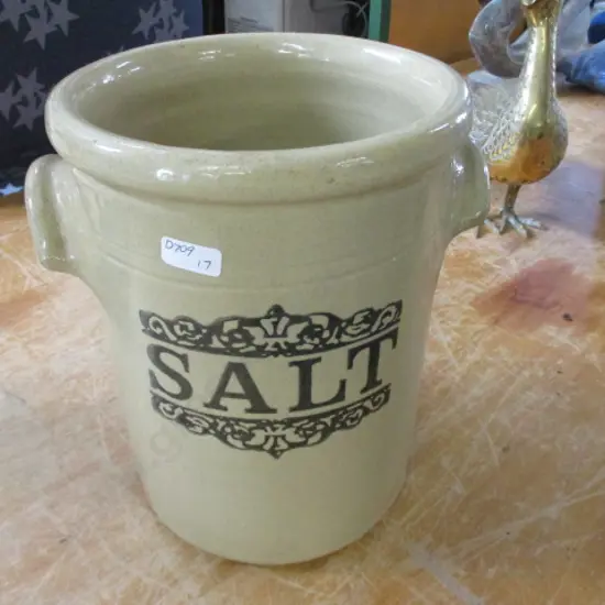 Salt Pot