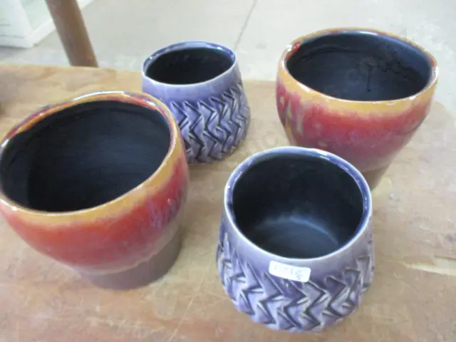 4 Plant Pots Image 1++