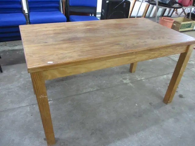 Pine Table Image 1++