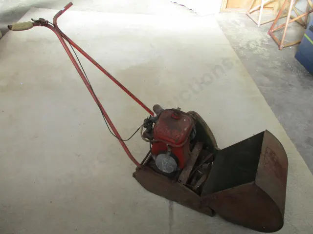 Vintage Mower Image 1++