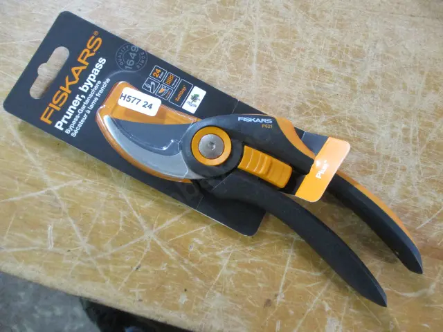 Pruner Image 1++