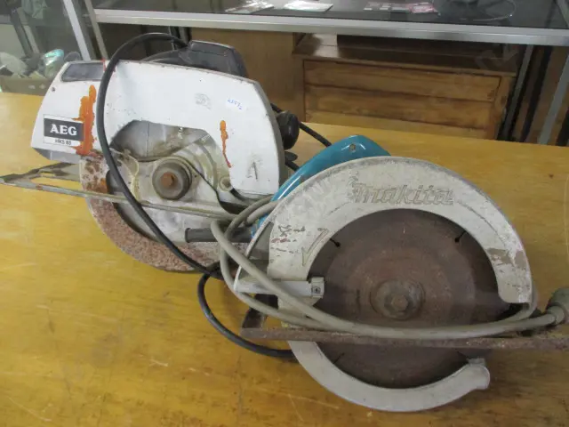 2 Saws Image 1++