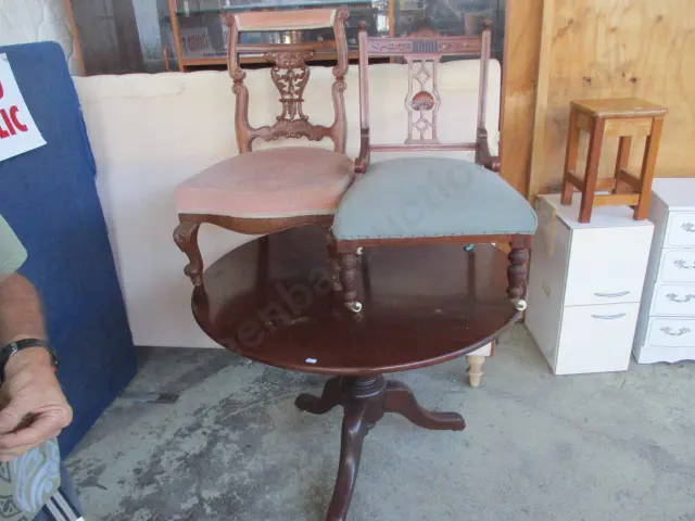 Vintage Table and 2 Chairs Image 1++