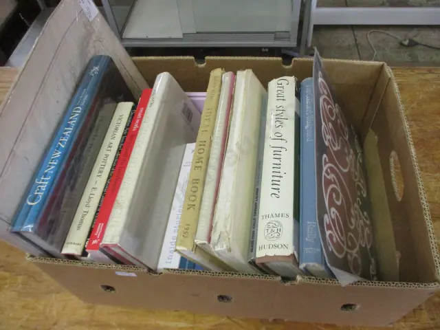 Books Image 1++