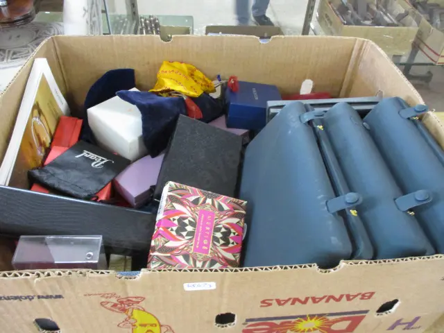 Boxes Image 1++