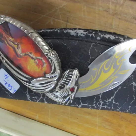 Knife