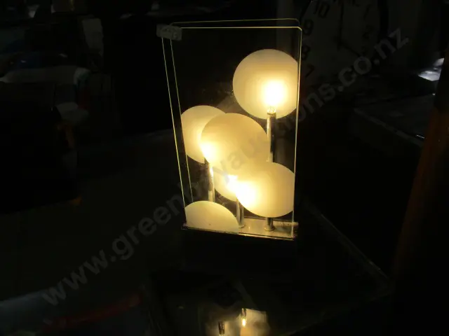 Retro Lamp Image 1++