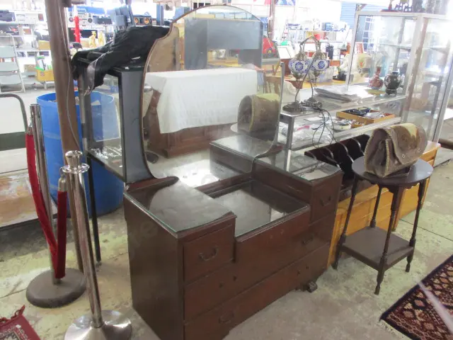 Dressing Table Image 1++