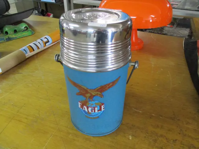 Vintage Thermos Image 1++
