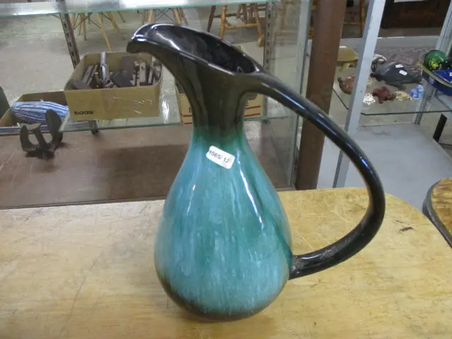 Blue Mountain Jug Image 1++
