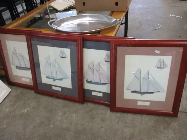 4 Prints Image 1++