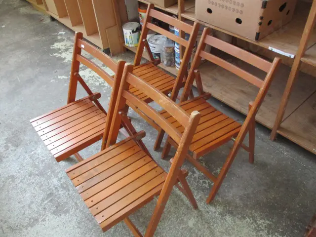 Folding Chairs Image 1++