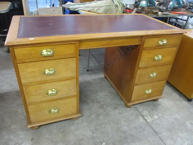 Desk Image 1++