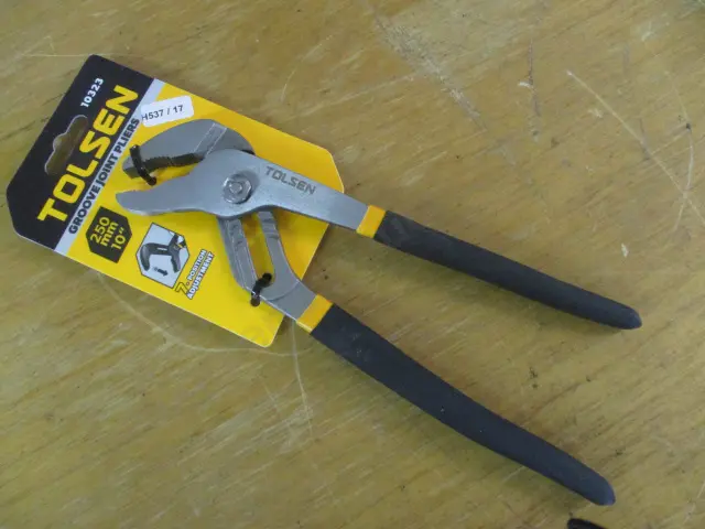 Pliers Image 1++
