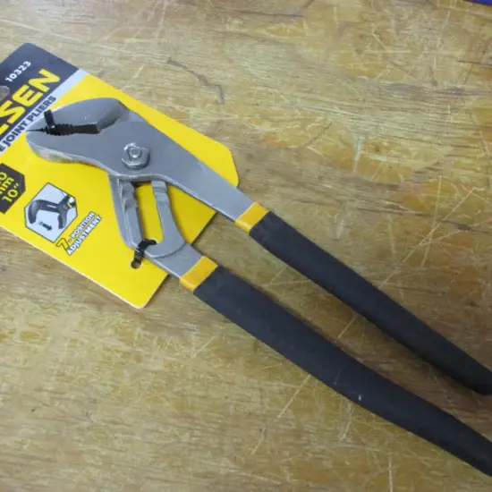 Pliers