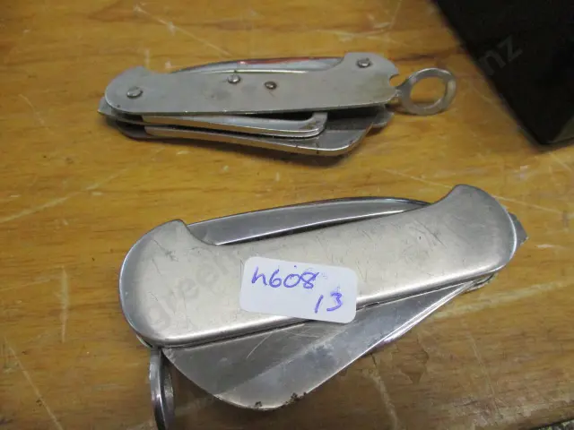 Pocket Knives Image 1++