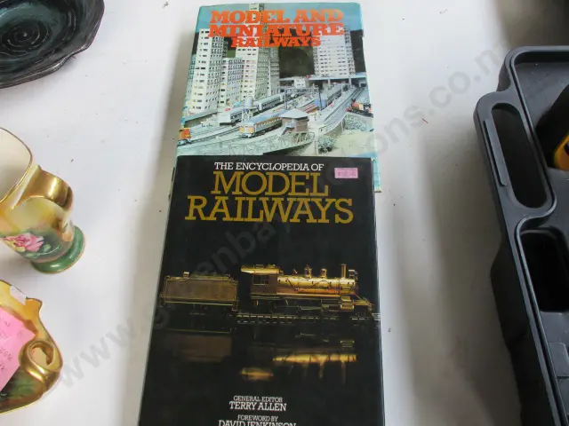 Books Image 1++