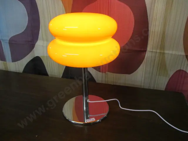 Retro Lamp Image 1++