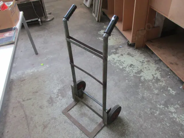 Hand Truck Image 1++