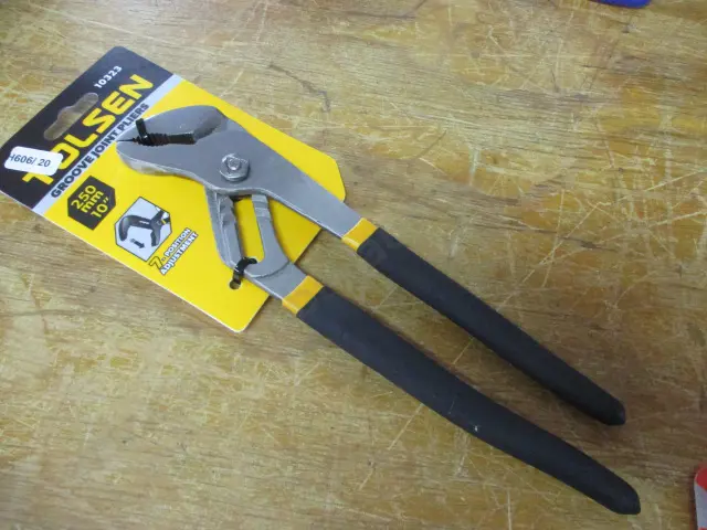 Pliers Image 1++