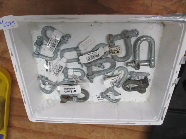 Shackles Image 1++