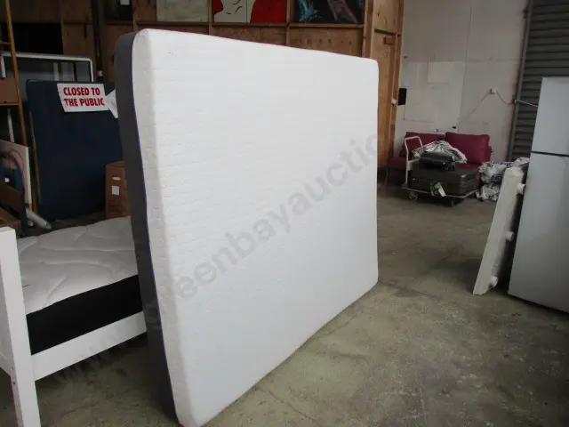 Queen Mattress Image 1++