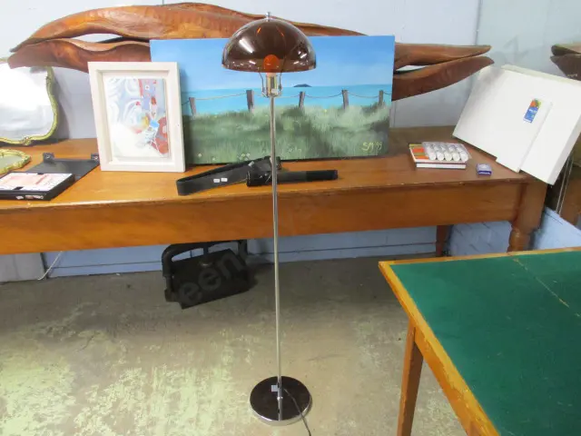 Floor Lamp Image 1++