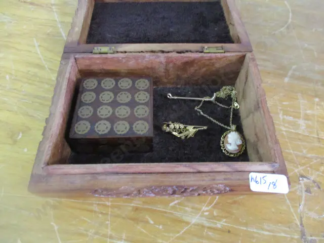 Boxes and Brooches Image 1++