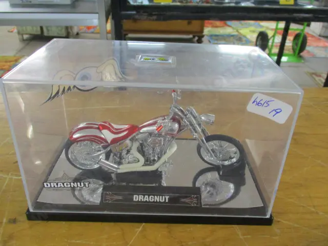 Model M/Bike Image 1++