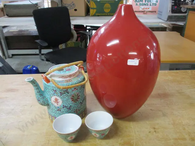 Tea and Vase Image 1++