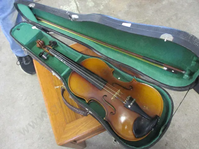 Violin Image 1++