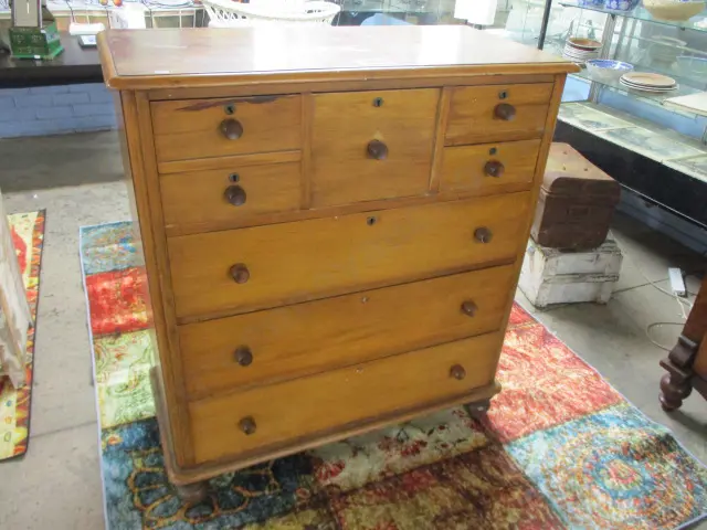 8 Drawer Chest Image 1++