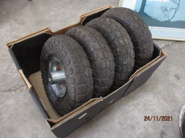 4 Wheels Image 1++