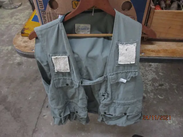 Fly Fishing Vest Image 1++