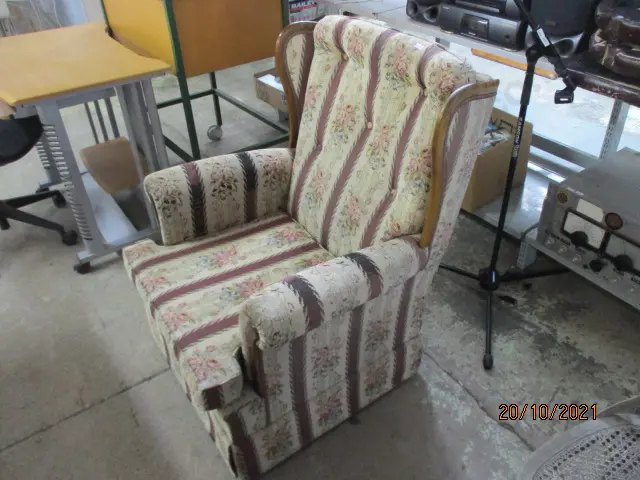 Mid Century Wing Back Chair Image 1++