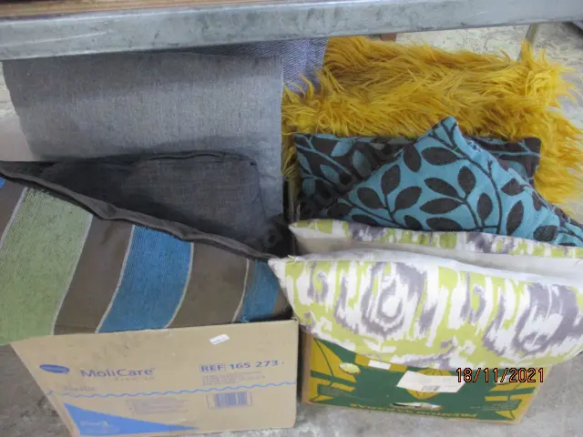 Cushions Image 1++