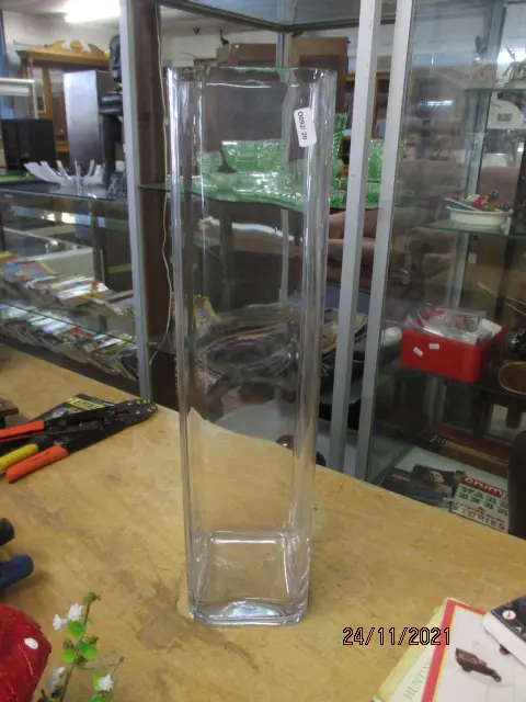 Large Glass Vase Image 1++