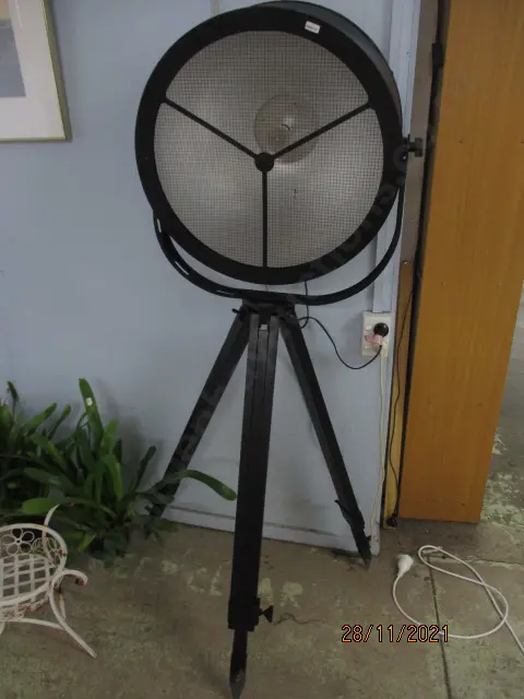 Large Spotlight Lamp Image 1++