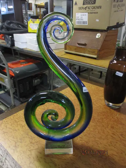 Art Glass Koru Image 1++