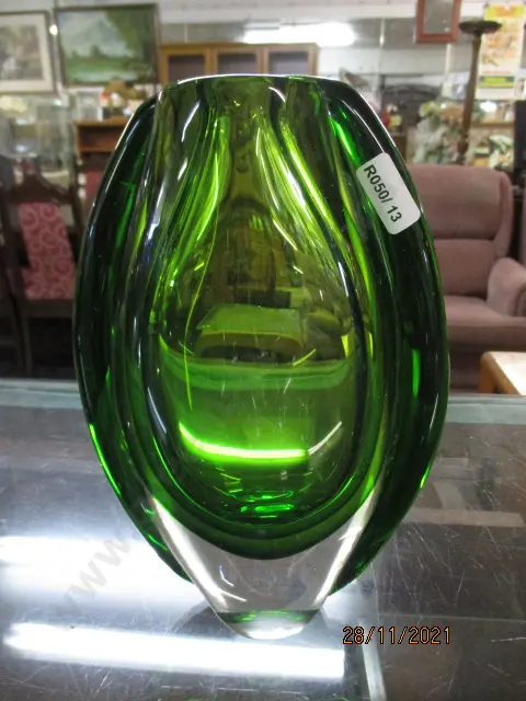 Art Glass Vase Image 1++