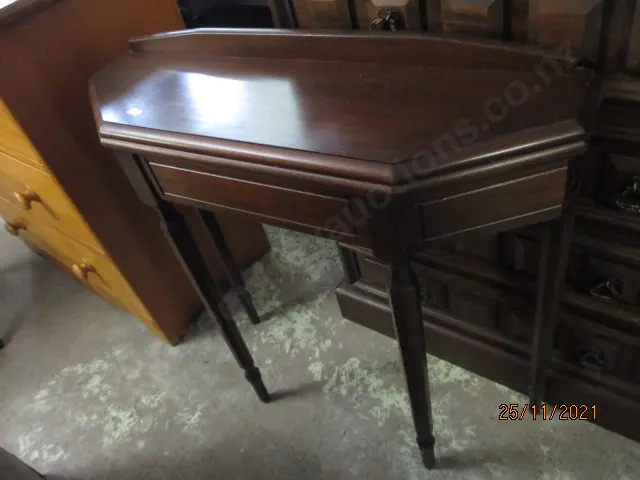 Hall Table Image 1++