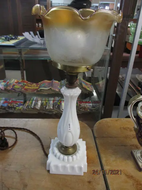 Art Glass Lamp Image 1++