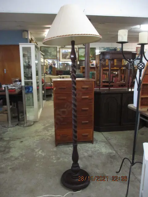 Barley Twist Std Lamp Image 1++
