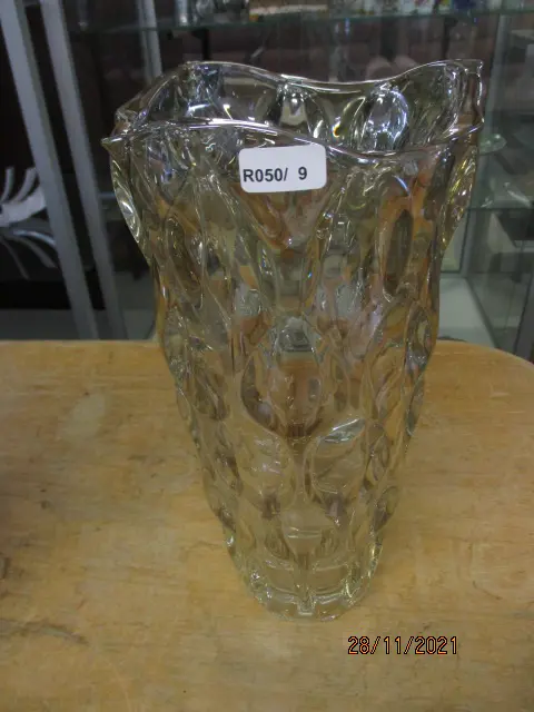 Art Glass Vase Image 1++