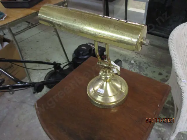 Bankers Lamp Image 1++