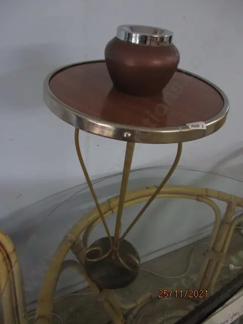 Retro Side Table Image 1++
